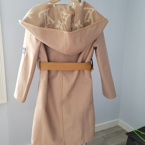Tan Hooded Coat with Belt Size M, NEW - Picture 2 of 13